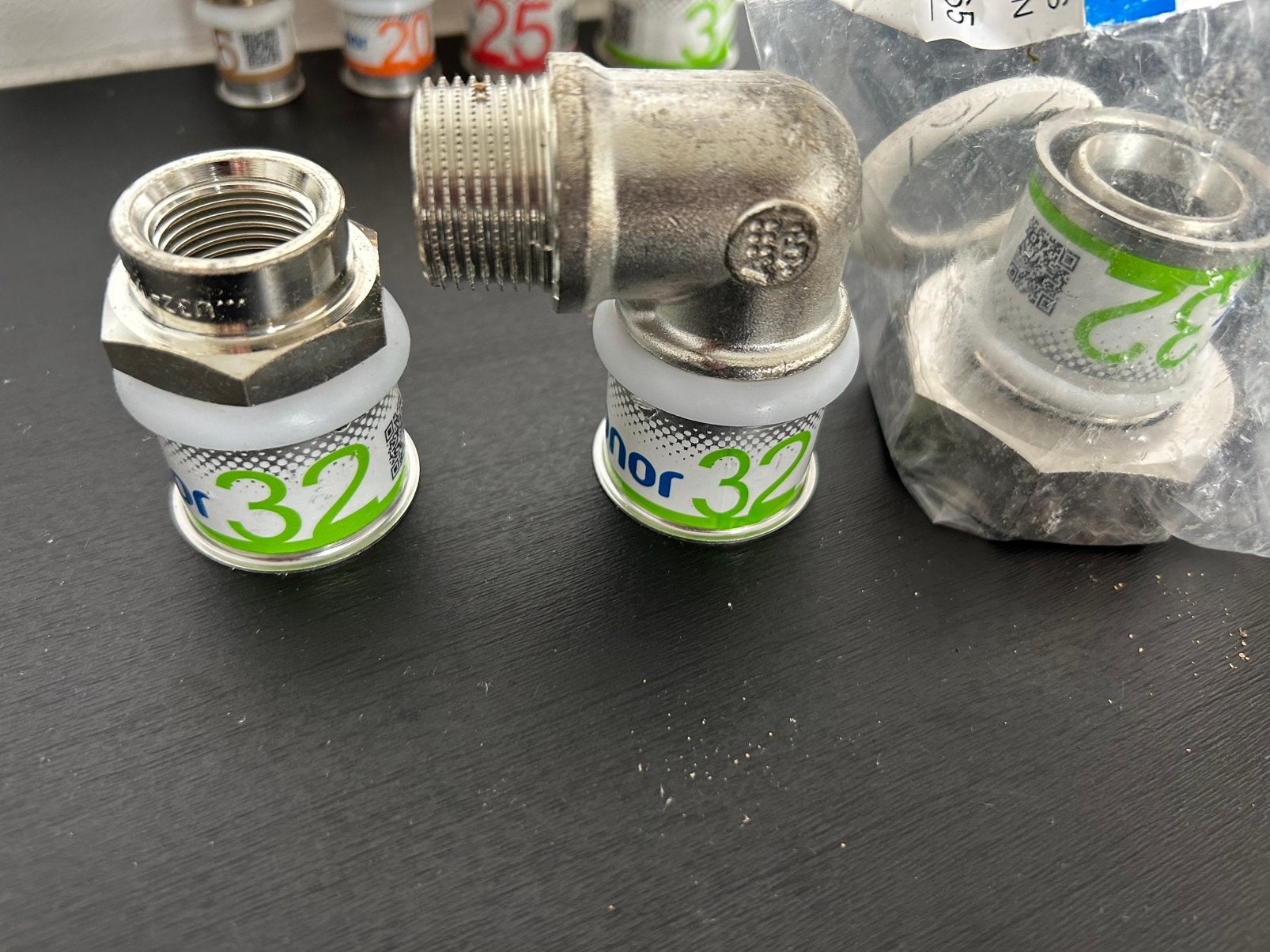 3x Uponor S-Press PLUS 32 mm koppelingen – nieuw, Ophalen, Zo goed als nieuw
