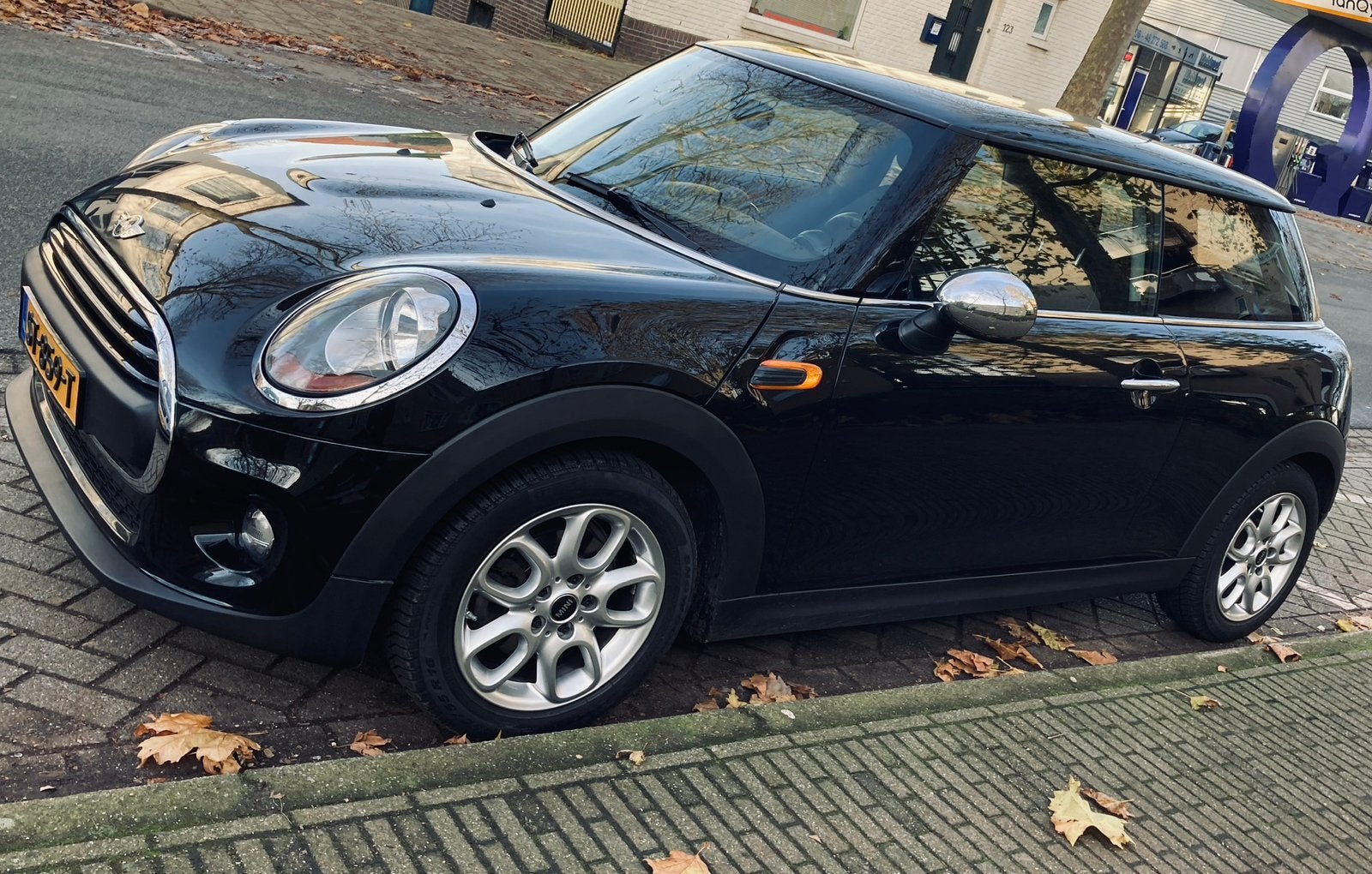 Orginele mini cooper velgen met runflat 195/55/16 pirelli., Ophalen, 16 inch, Banden en Velgen, Winterbanden
