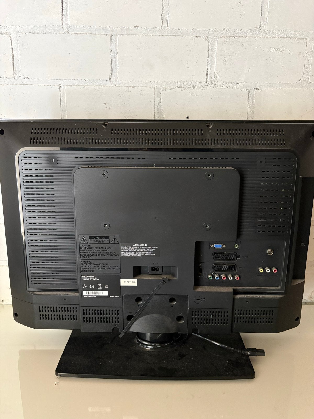 Foto 5 van Sharp LCD TV - LC-26S7E-BK