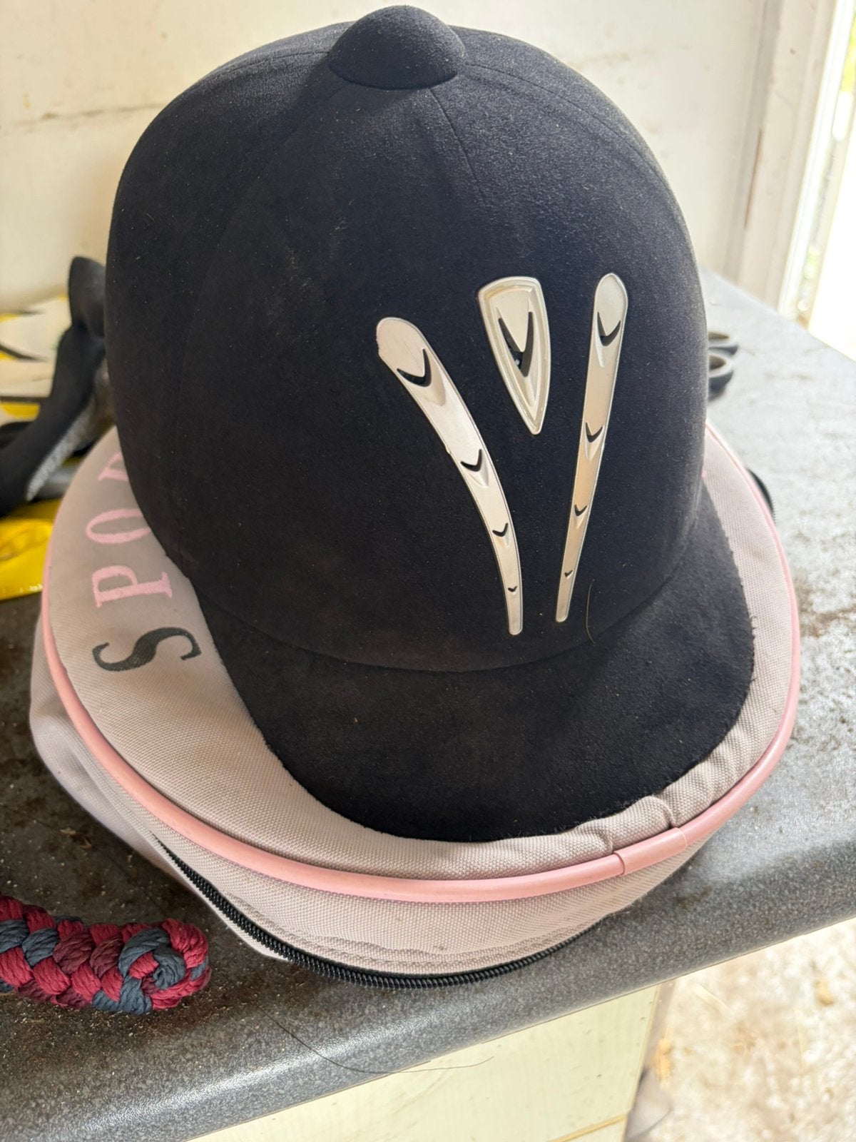 Cap maat 55, Ophalen of Verzenden, Zo goed als nieuw, Dressuur
