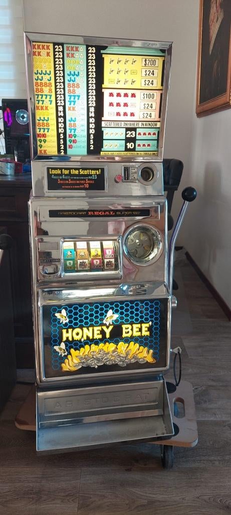 4 rollen aristocrat honeybee gokkast, Verzamelen, Overige munten, Ophalen, Gebruikt, Met sleutels