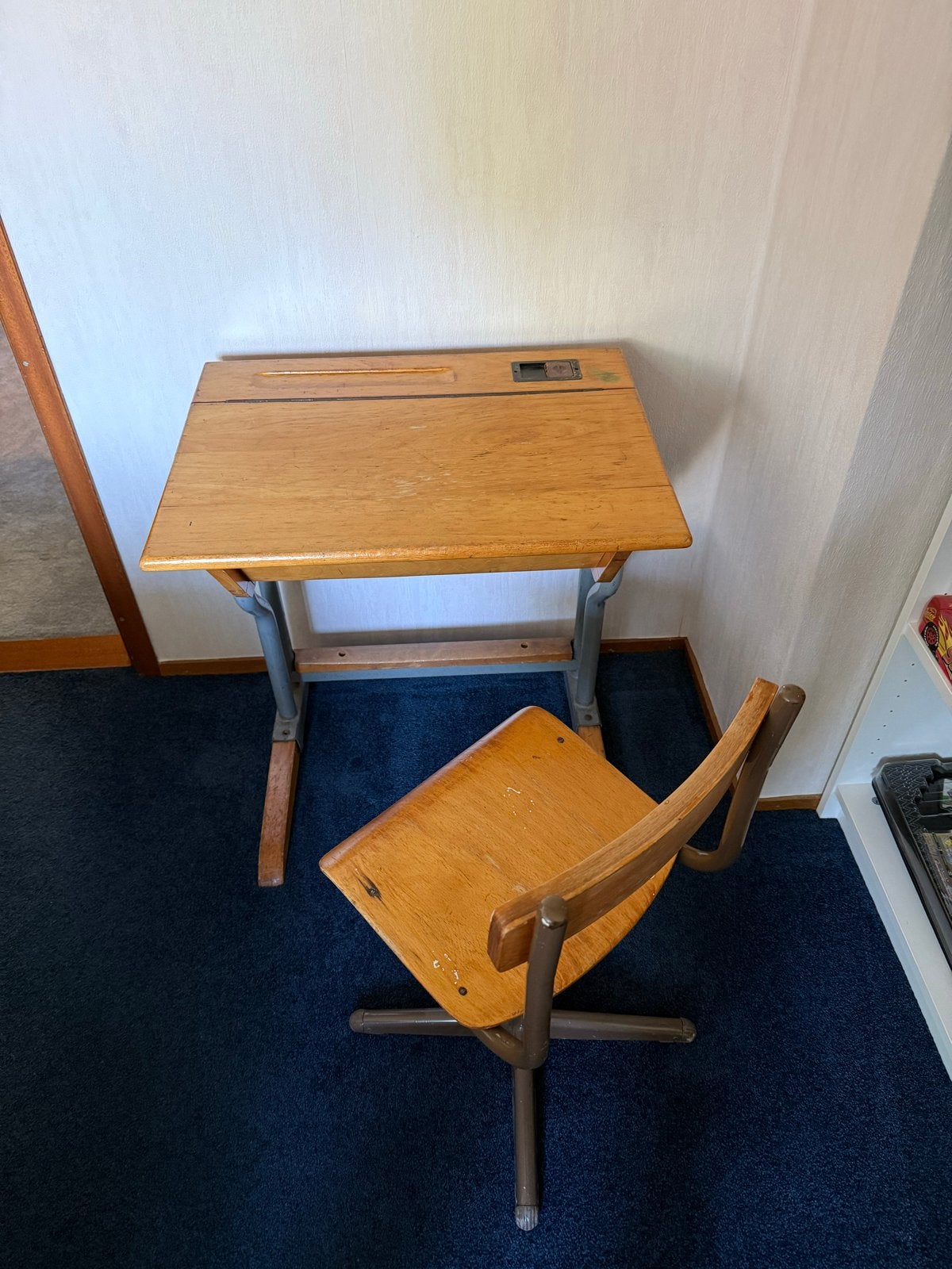 Vintage houten schoolbank met stoel, Ophalen