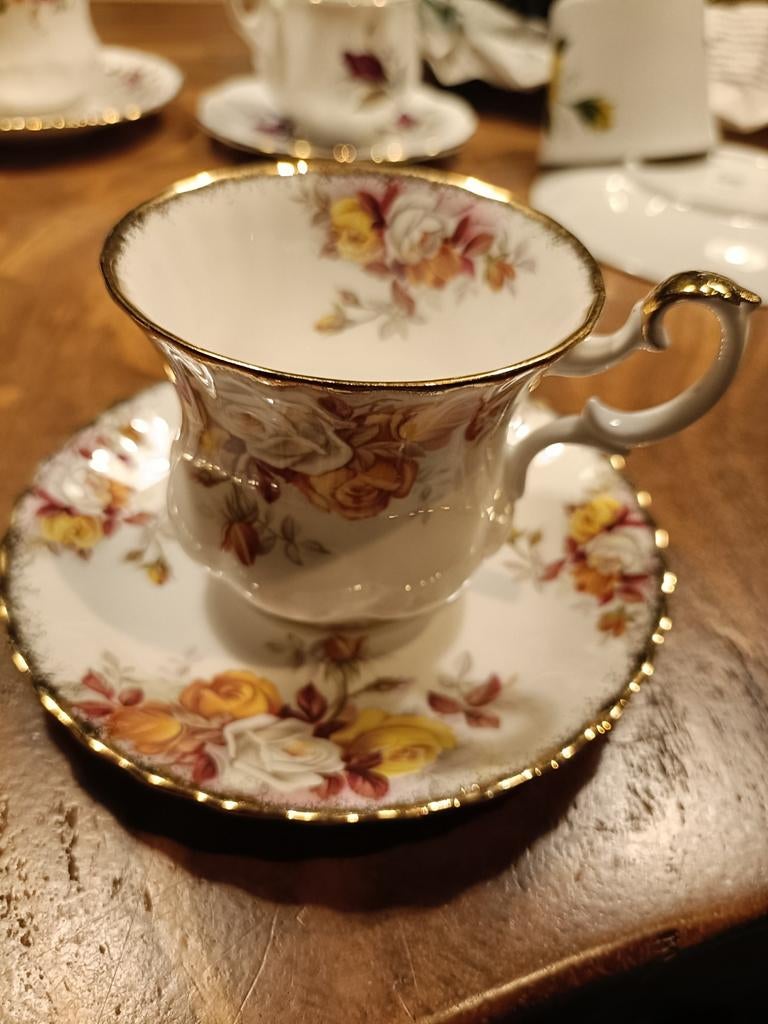 Royal Albert Leonora theekop en schotel, Ophalen of Verzenden