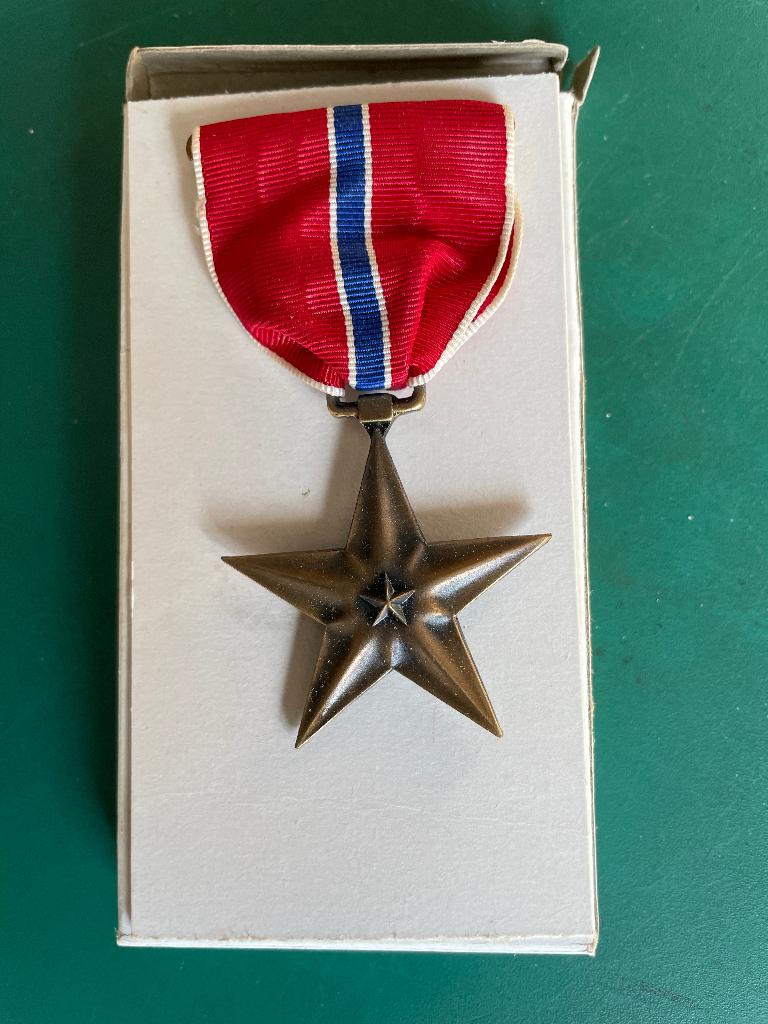US Bronze star origineel wo2 ww2, Verzamelen, Militaria | Tweede Wereldoorlog, Ophalen of Verzenden, Landmacht, Amerika, Lintje, Medaille of Wings