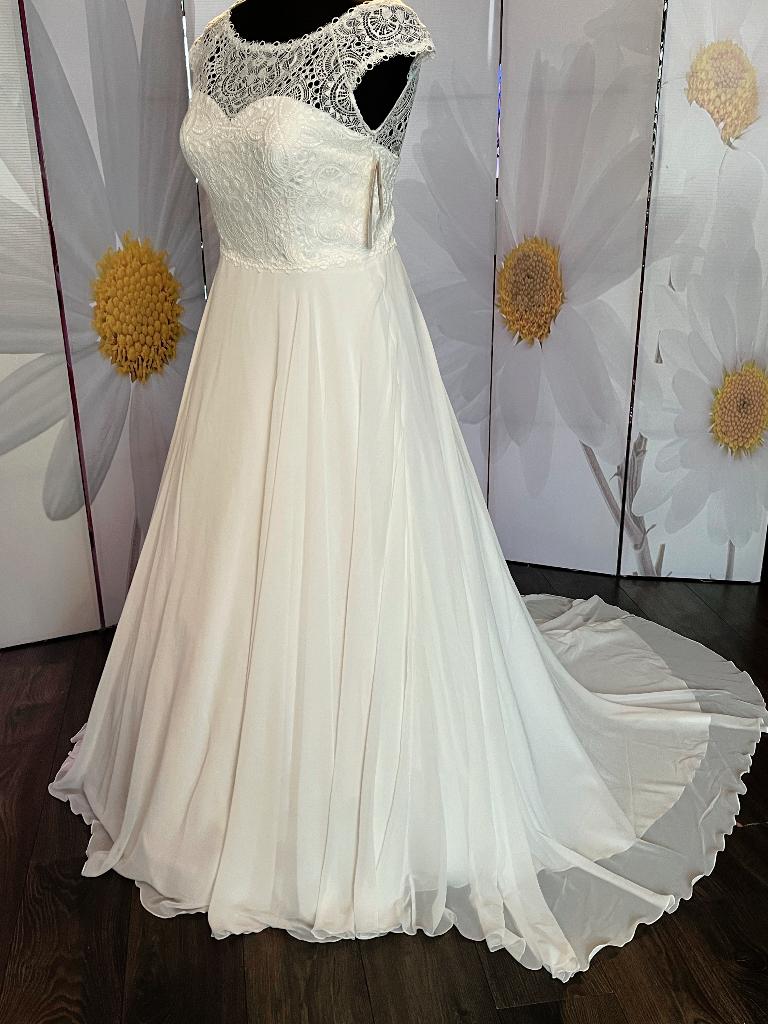 Nieuw maat 40  CLAUDIA Bohemian (Boho)style, Kleding | Dames, Trouwjurk, Overige kleuren, Ophalen of Verzenden, Bianco Evento