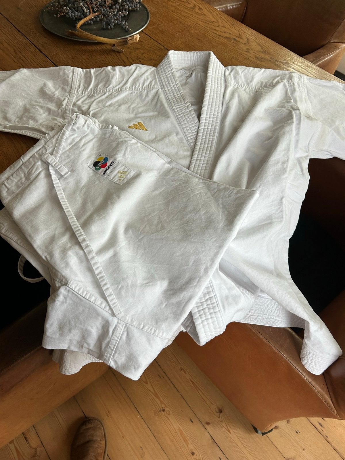 Adidas Karatepak WKF Approved Maat 170, Vechtsportpak, Zo goed als nieuw, Karate, Maat M