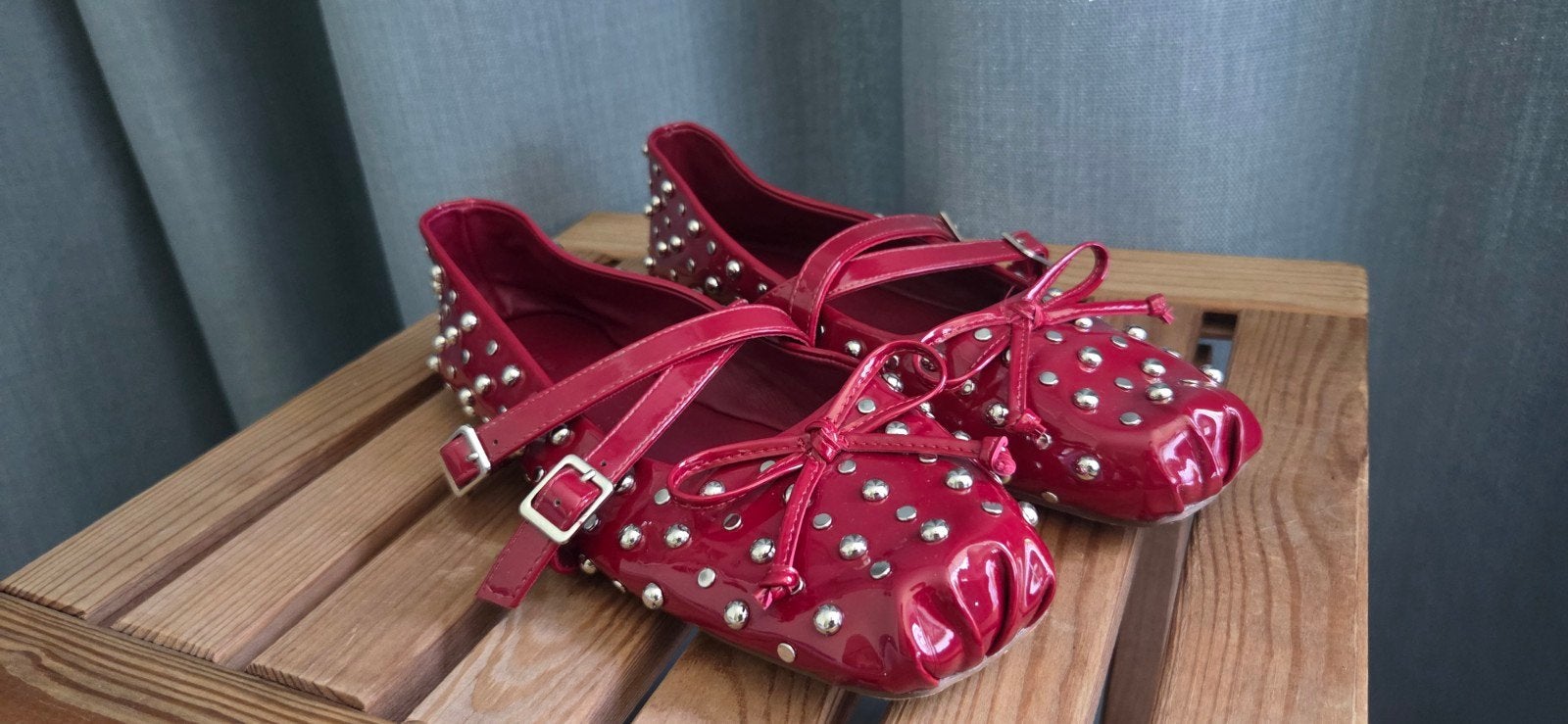 Rode ballerina's met studs en bandjes - Maat 40, Kleding | Dames, Gedragen, Reserved, Rood, Ballerina's