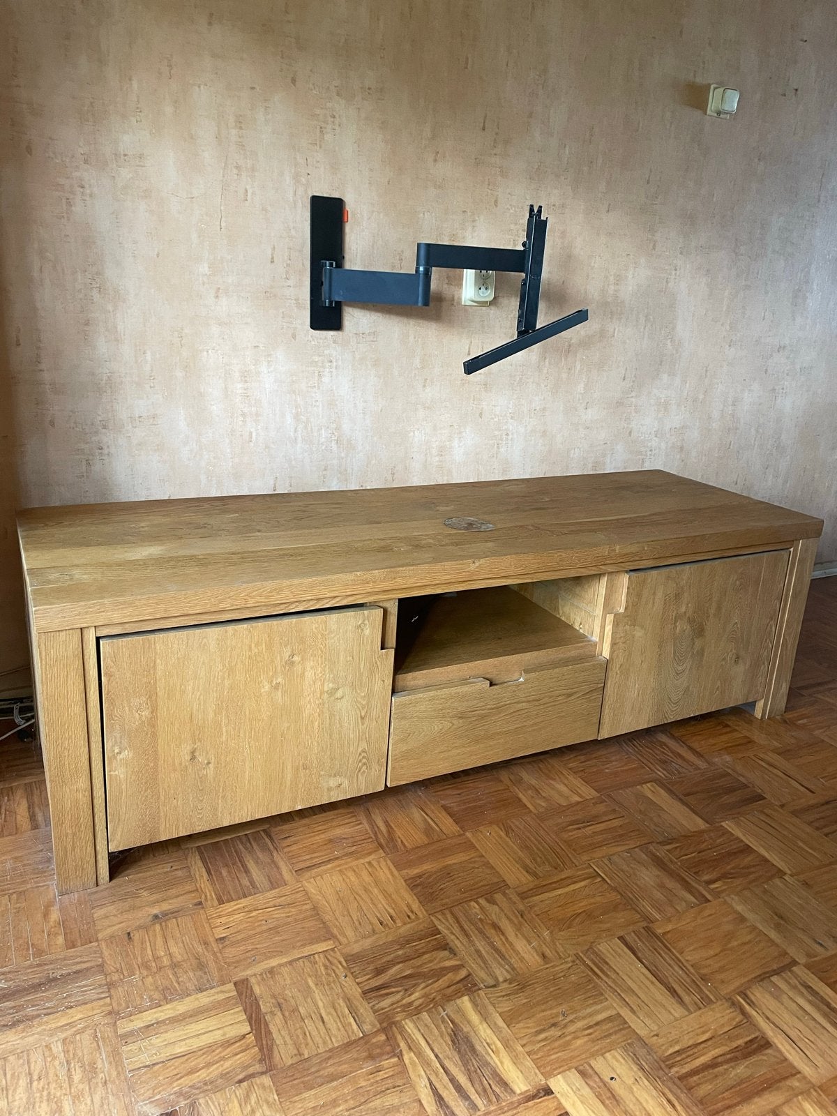 Massief eiken tv-meubel met opbergruimte, Ophalen, Gebruikt, 100 tot 150 cm, Eikenhout