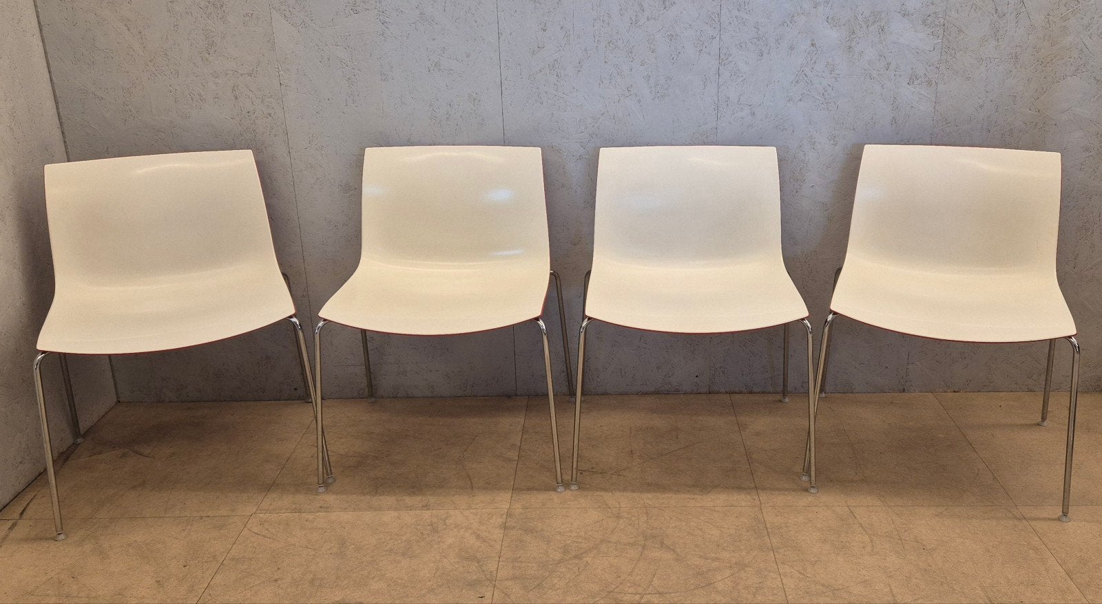 4x Arper design stoelen rood/wit – set van 4, Ophalen, Kunststof, Gebruikt, Arper