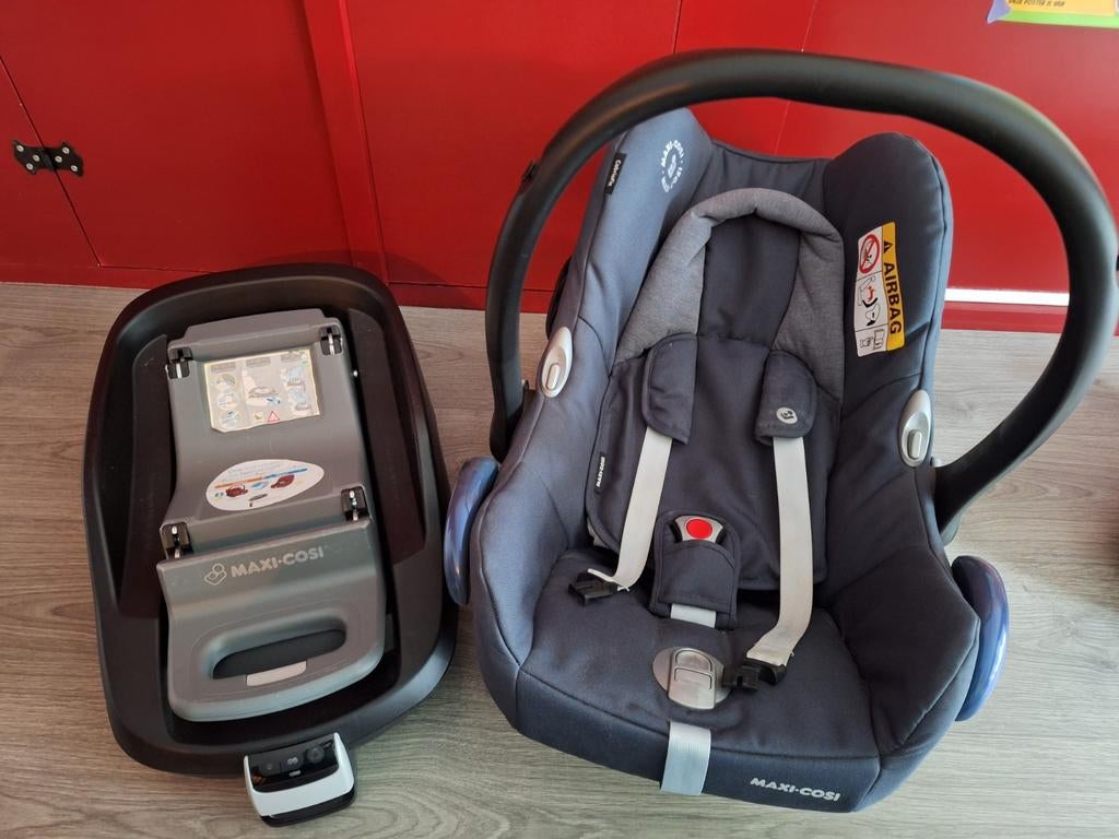 Maxi Cosi cabriofix met Familifix easybase., Kinderen en Baby's, Autostoeltjes, Zo goed als nieuw, Maxi-Cosi, 0 t/m 13 kg, Autogordel