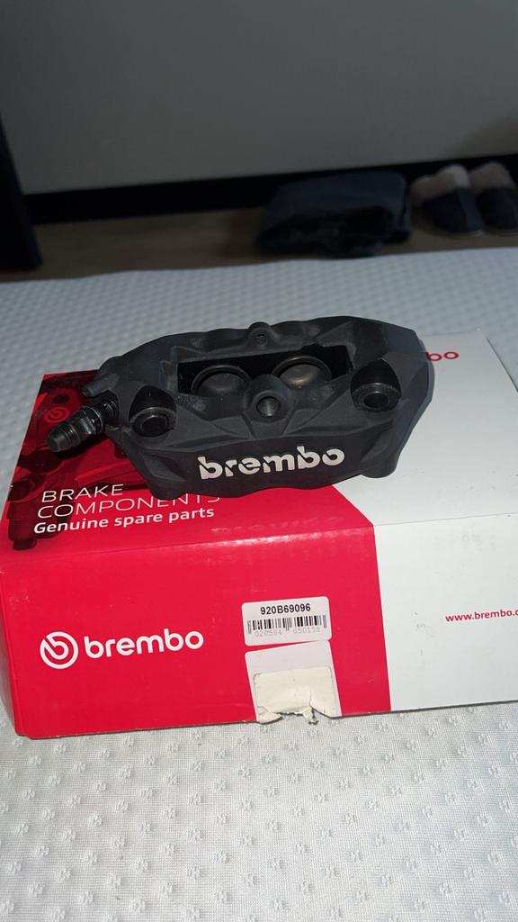 Brembo M4.32 gloed nieuw ongebruikt, Motoren, Ophalen of Verzenden, Nieuw