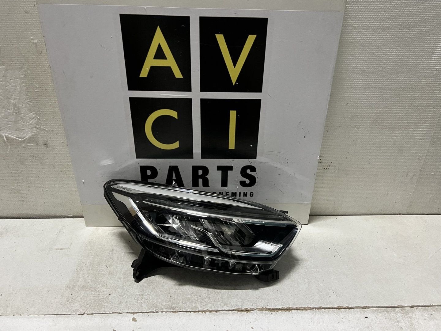 Koplamp Renault Captur facelift vol led compleet 26010400R, Gebruikt, -, Renault, -