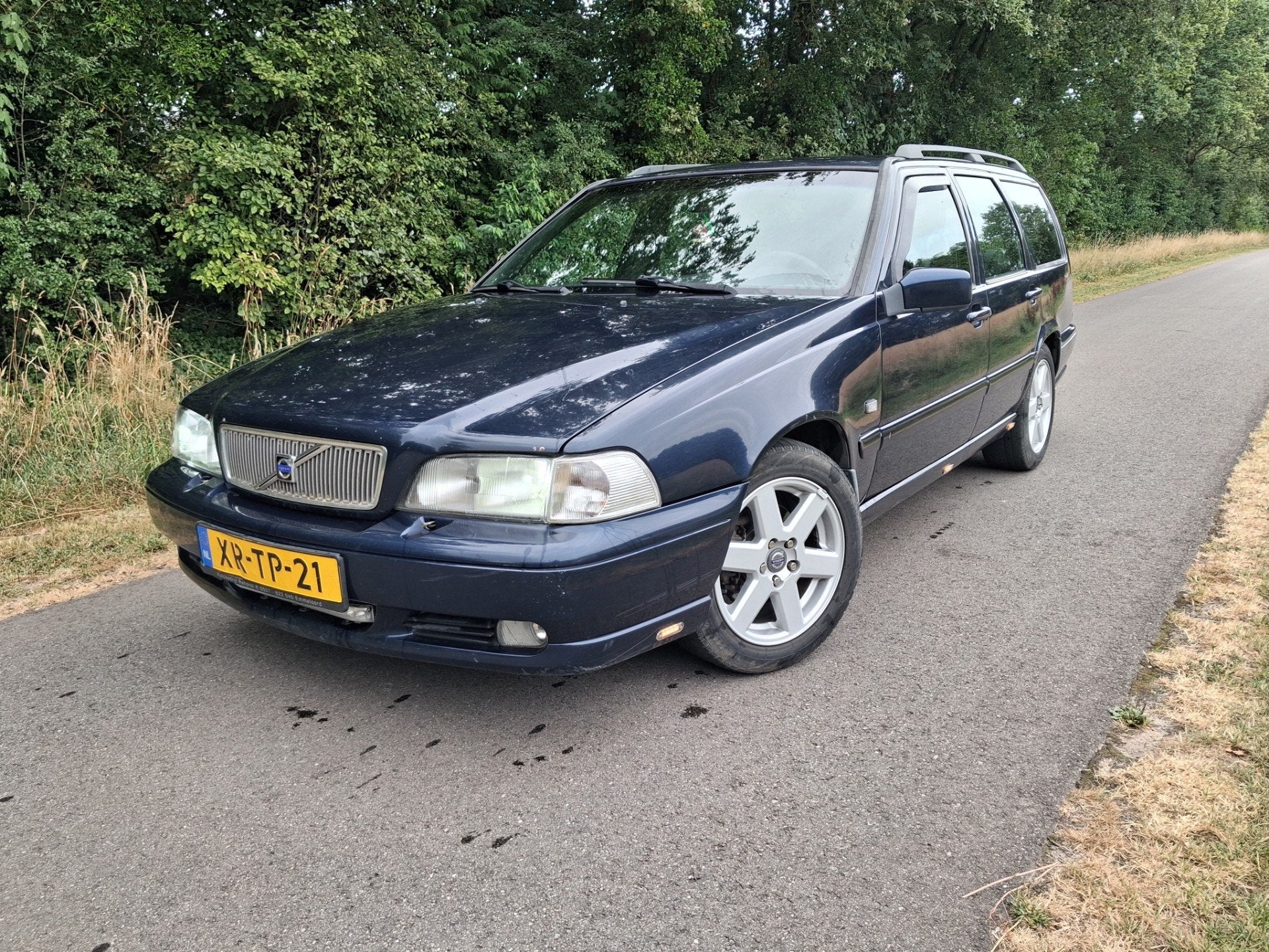 Volvo V70 2.5 Exclusive-Line, Gebruikt, Stoelverwarming, Blauw, 5 cilinders