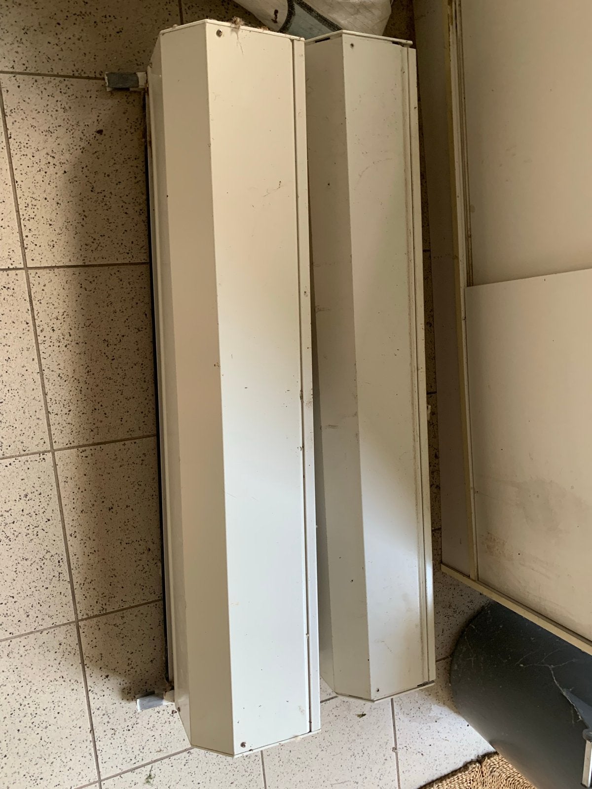2 goed werkende rolluiken, wit, Ophalen, Gebruikt, 100 tot 150 cm, 200 cm of meer