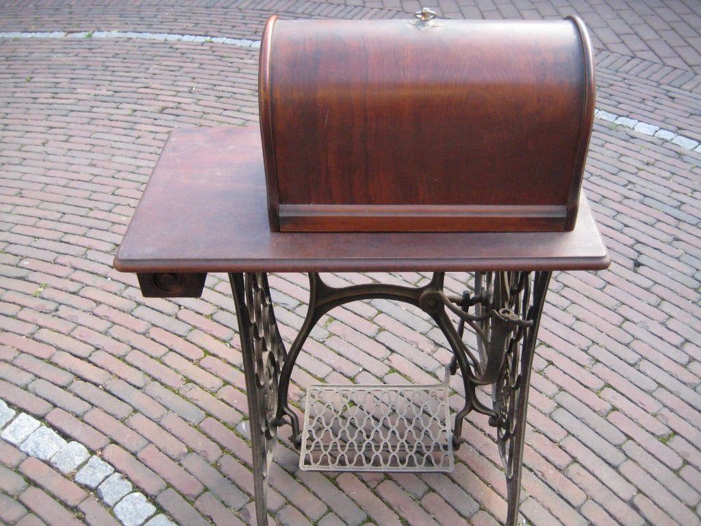 Oude trapnaaimachine, Ophalen