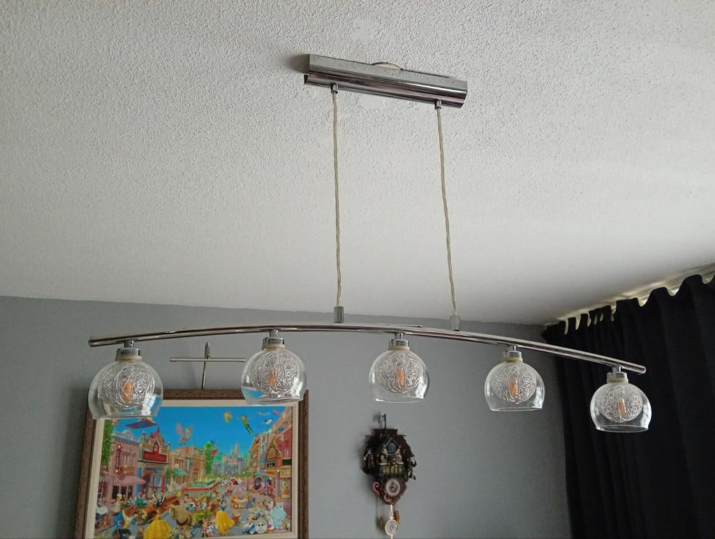 Moderne hanglamp met 5 glazen bollen, Huis en Inrichting, Lampen | Hanglampen, Ophalen, Gebruikt, Glas, 75 cm of meer