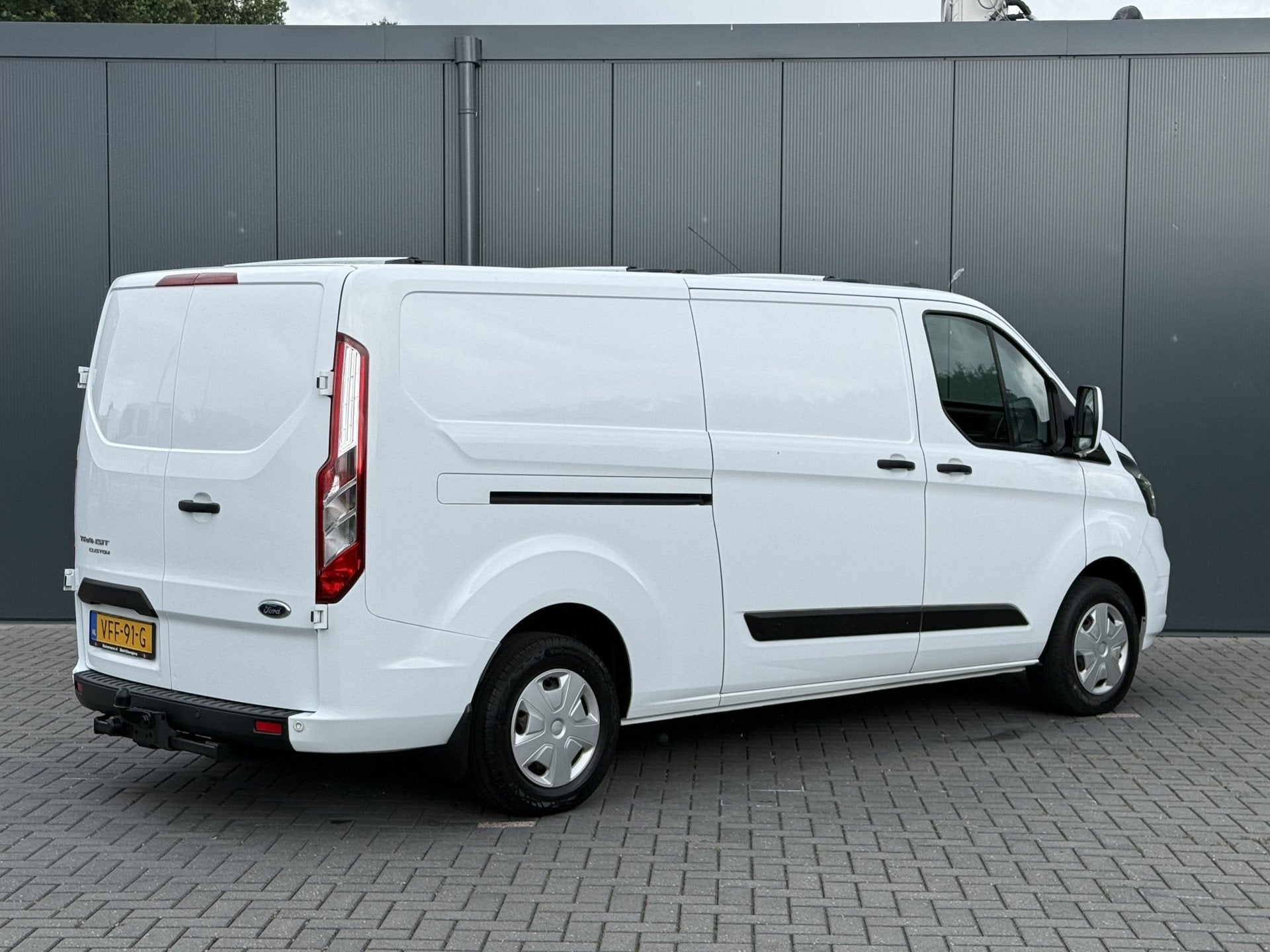 Ford Transit Custom 2.0 TDCI / L2H1 / 1e EIG / SORTIMO INRIC, Voorwielaandrijving, 15 km/l, Euro 6, 4 cilinders
