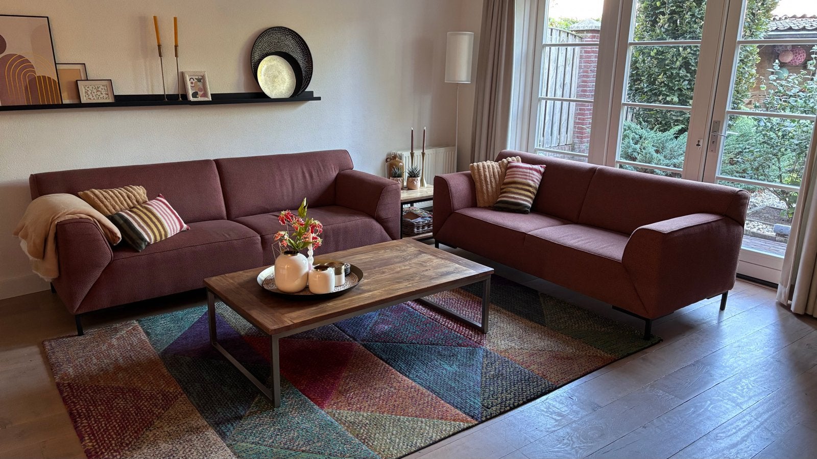 Comfortabele 2- en 3-zitsbanken in terra stof, Huis en Inrichting, Ophalen, Driepersoons, 75 tot 100 cm, Zo goed als nieuw