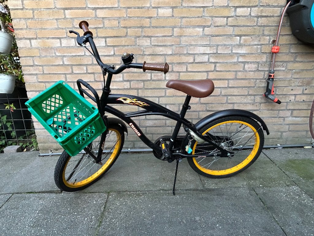 Stoere 20 inch Cruiser jongensfiets – zwart/geel – met mand, Fietsen en Brommers, Ophalen, Terugtraprem, Gebruikt, 20 inch