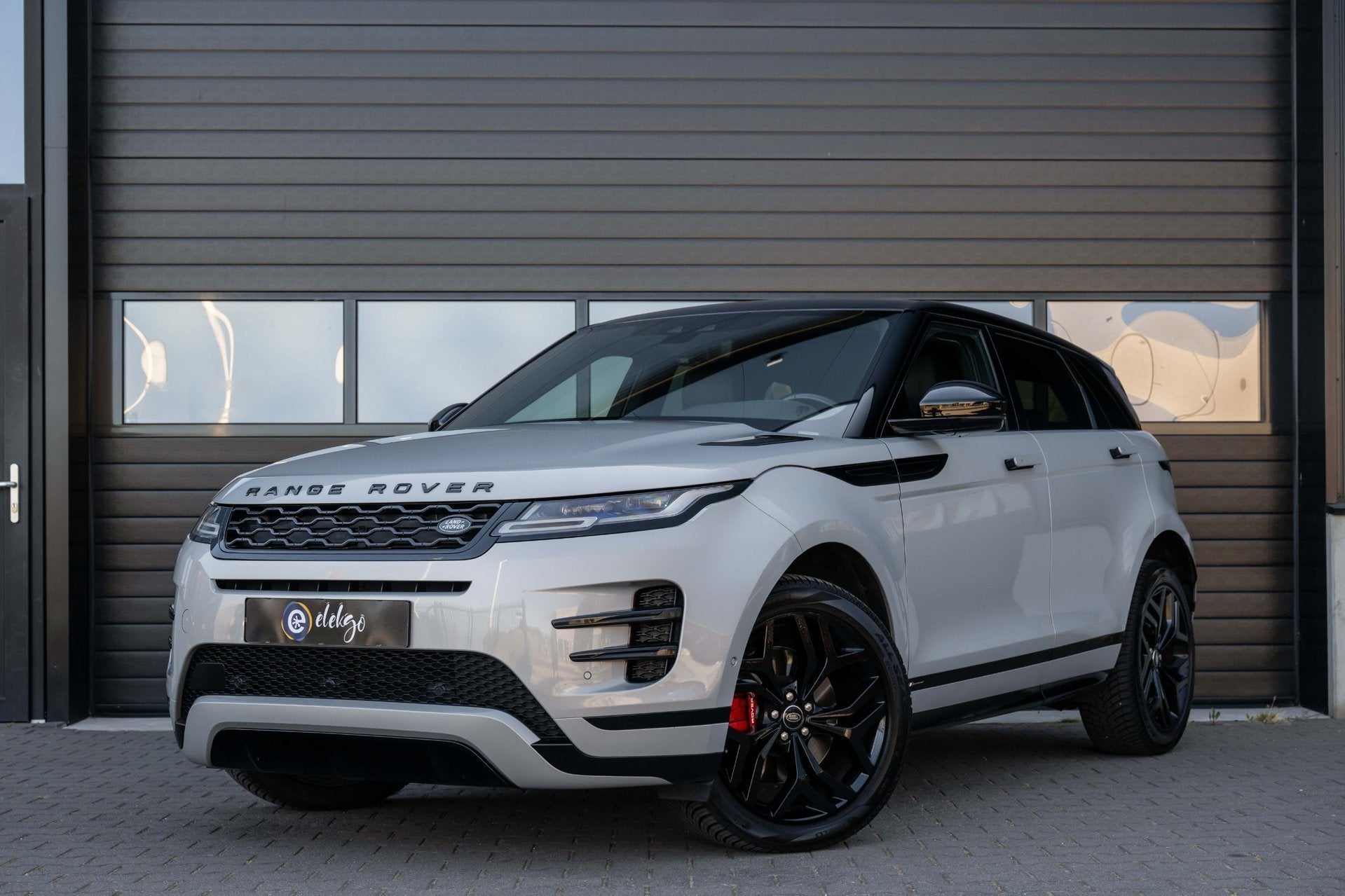 Land Rover Range Rover Evoque 2.0 D150 AWD R-Dynamic HSE|Mer, Auto's, Land Rover, Automaat, Dealer onderhouden, Gebruikt, 4 cilinders