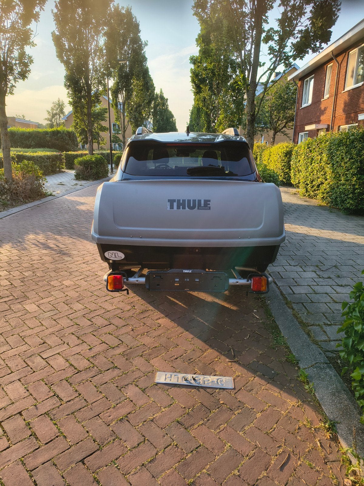 Te huur Thule BackUp 900 dakkoffer voor trekhaak, Ophalen of Verzenden