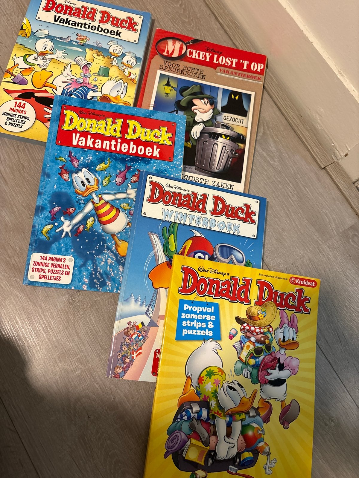 Donald Duck & Mickey Mouse Vakantieboeken - 5 stuks, Meerdere stripboeken, Ophalen, Gelezen
