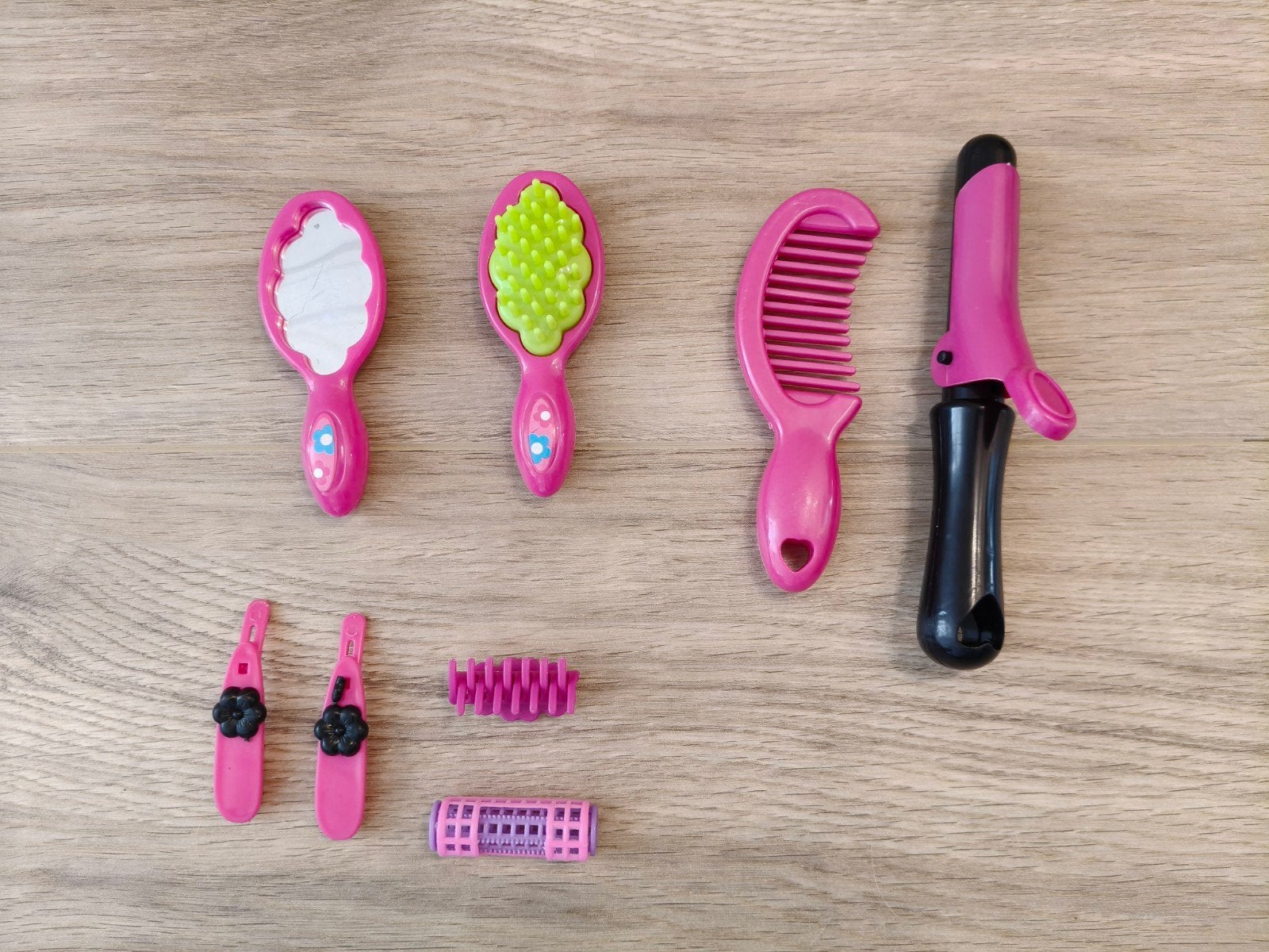 Haar spulletjes barbie of pop, Kinderen en Baby's, Ophalen