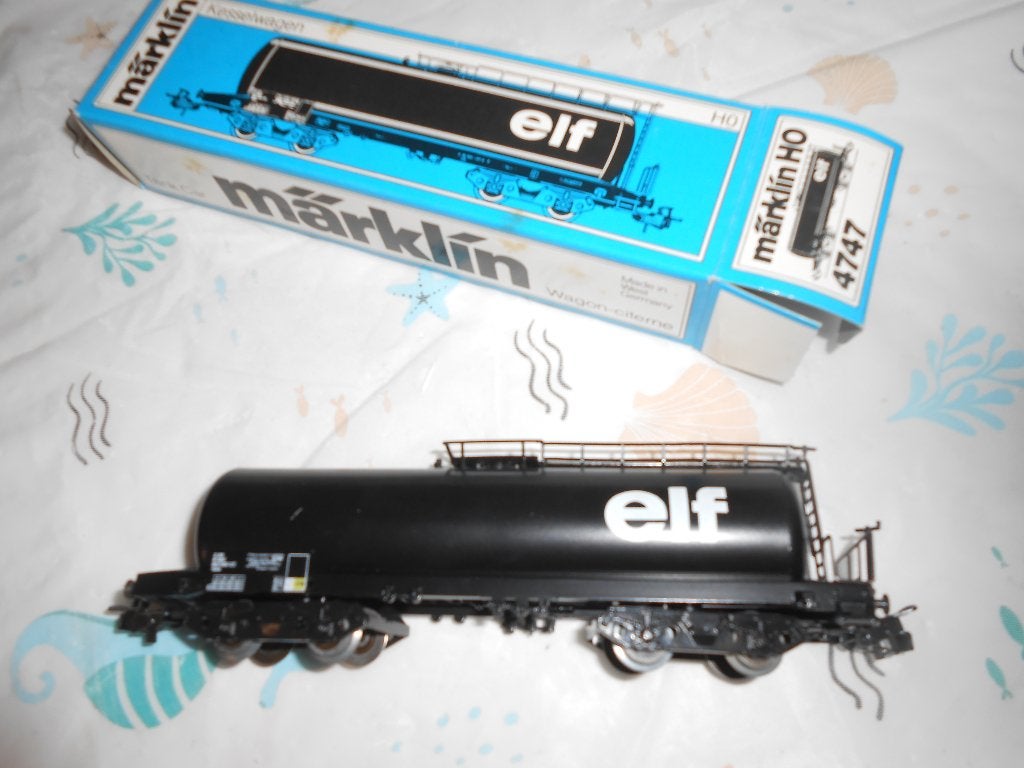 Märklin 4747 ketelwagon Frankrijk, oliemaatschappij ELF, Hobby en Vrije tijd, Wisselstroom, Ophalen of Verzenden, Märklin, Nieuw