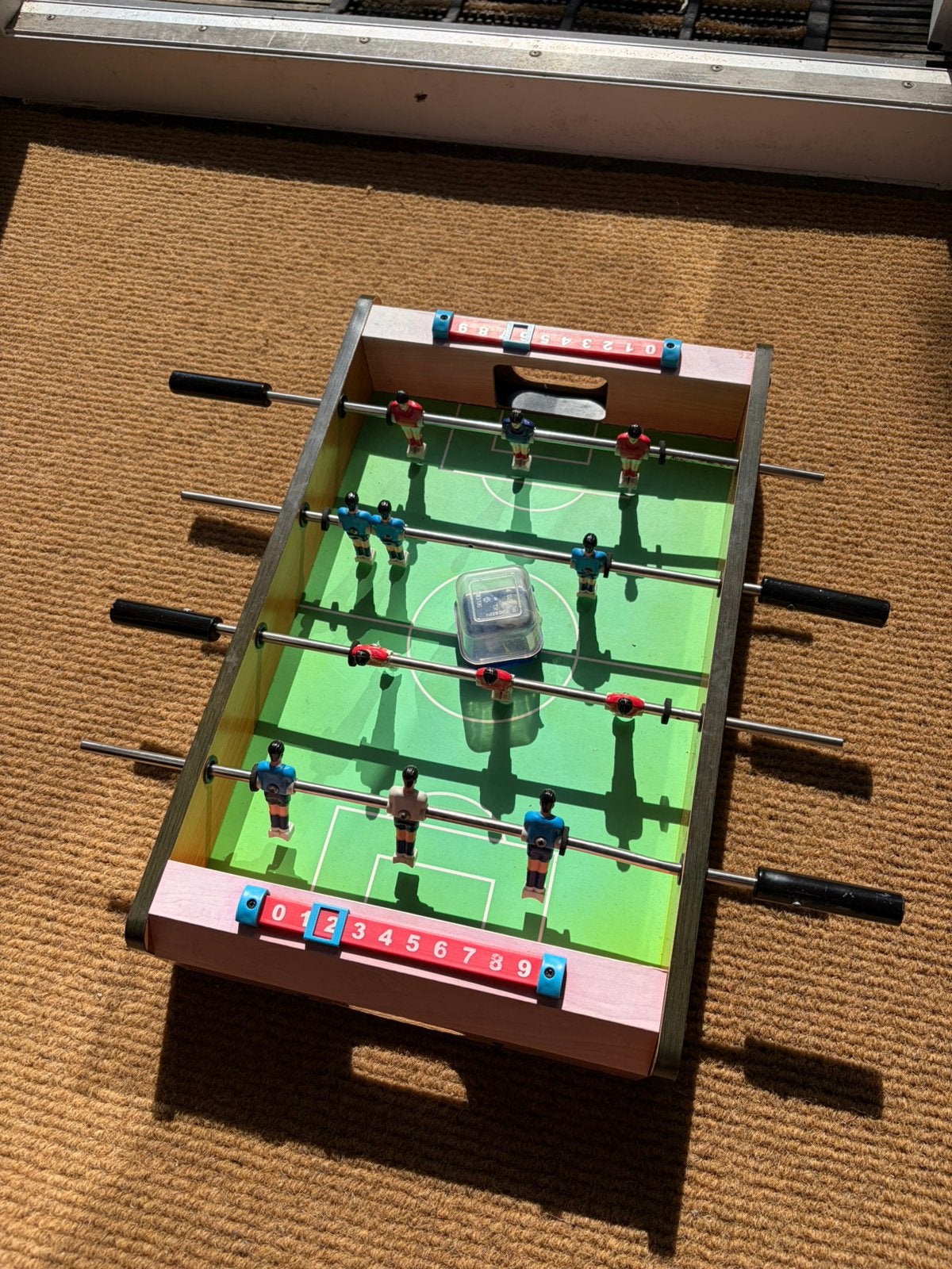 Kleine voetbaltafel en pooltafel, Ophalen, Gebruikt