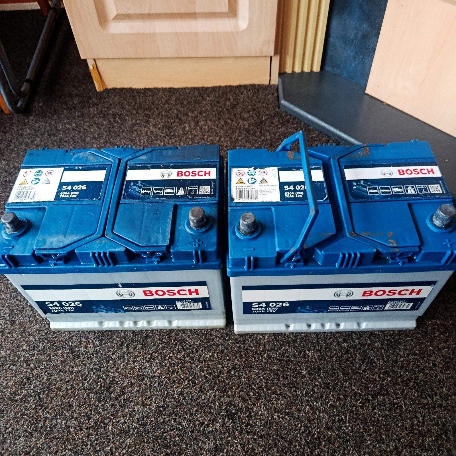 2 Bosch S4 026 accu's, 70AH, 630A, 1 jaar oud, Ophalen of Verzenden, Gebruikt, Overige automerken