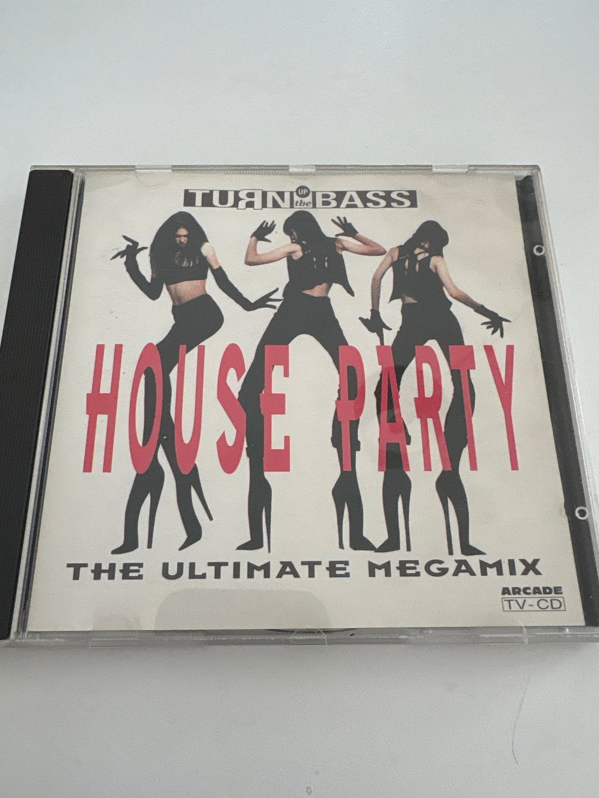Turn Up The Bass – House Party: The Ultimate Megamix, Cd's en Dvd's, Cd's | Dance en House, Ophalen of Verzenden, Zo goed als nieuw