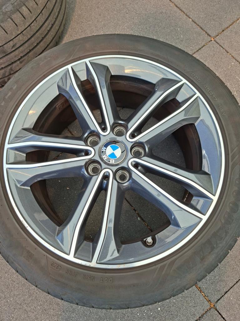BMW 17 inch velgen met Goodyear zomerbanden, Auto-onderdelen, Banden en Velgen, Ophalen, Gebruikt, Banden en Velgen, 17 inch