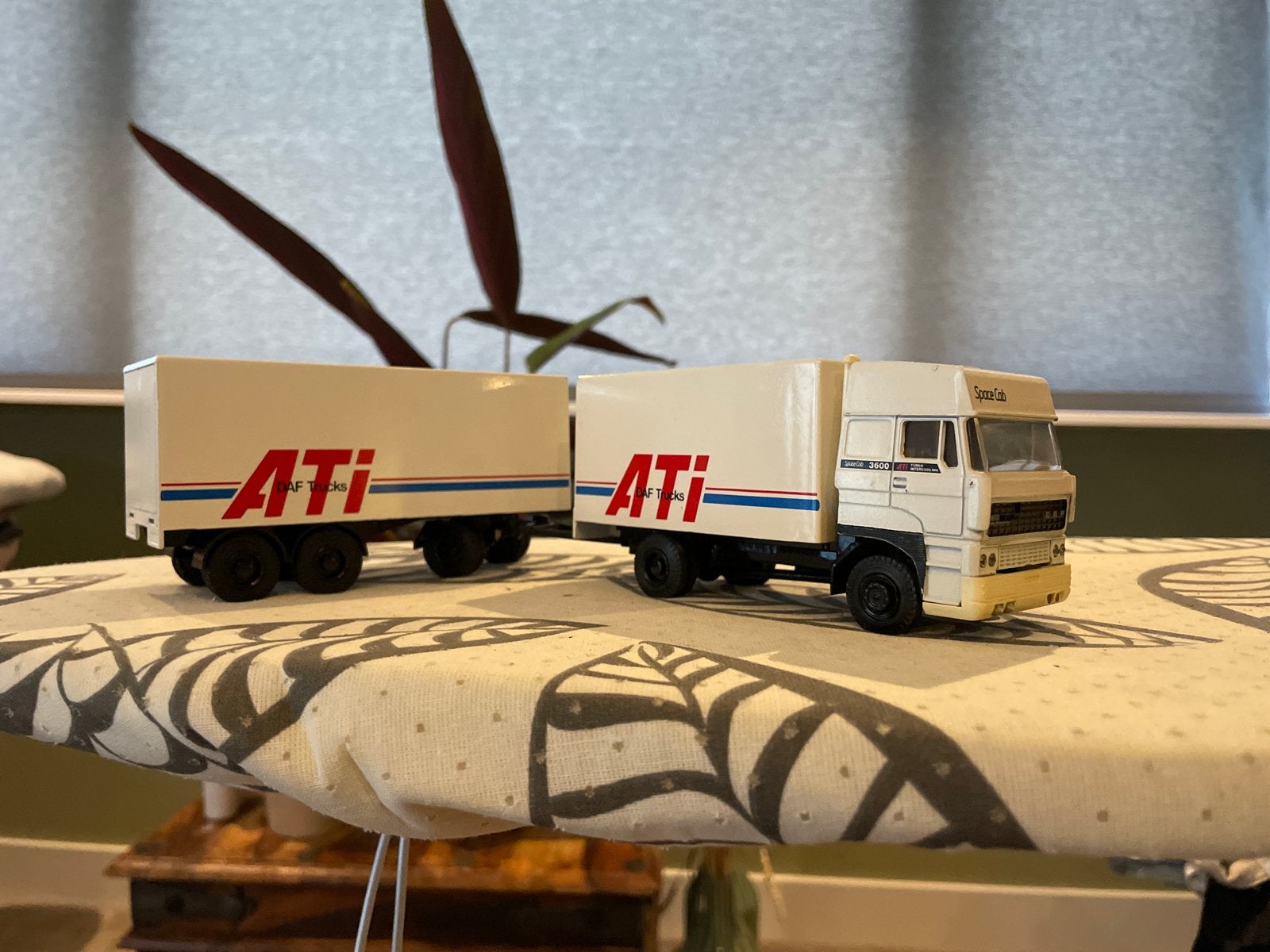 Lion CAR No: 75 DAF Trucks ATI Space Cab model, Overige merken, Gebruikt, 1:50 of kleiner, Ophalen of Verzenden