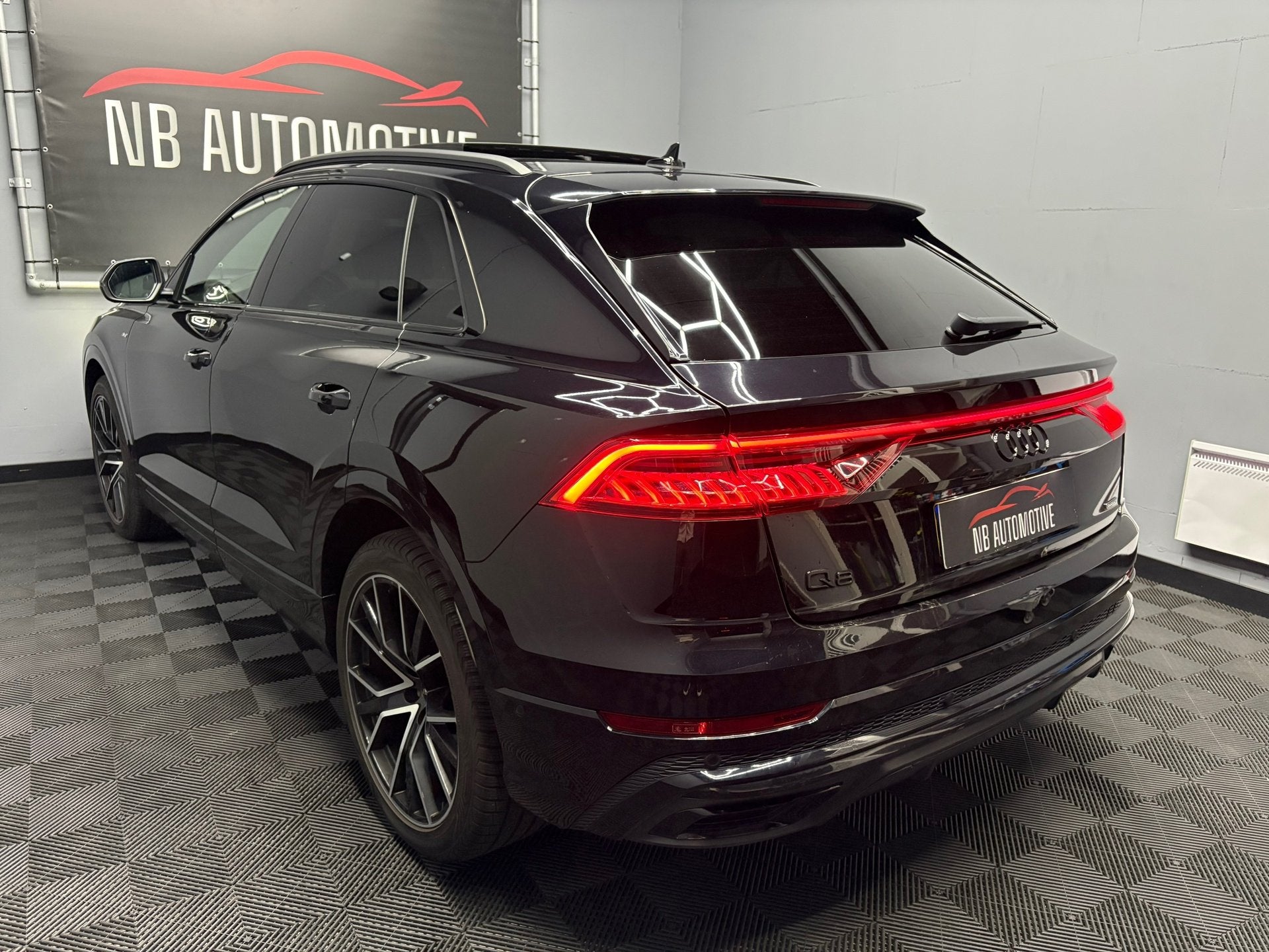 Audi Q8 50 TDI Quattro S-line, Auto's, Automaat, 15 km/l, Gebruikt, Zwart