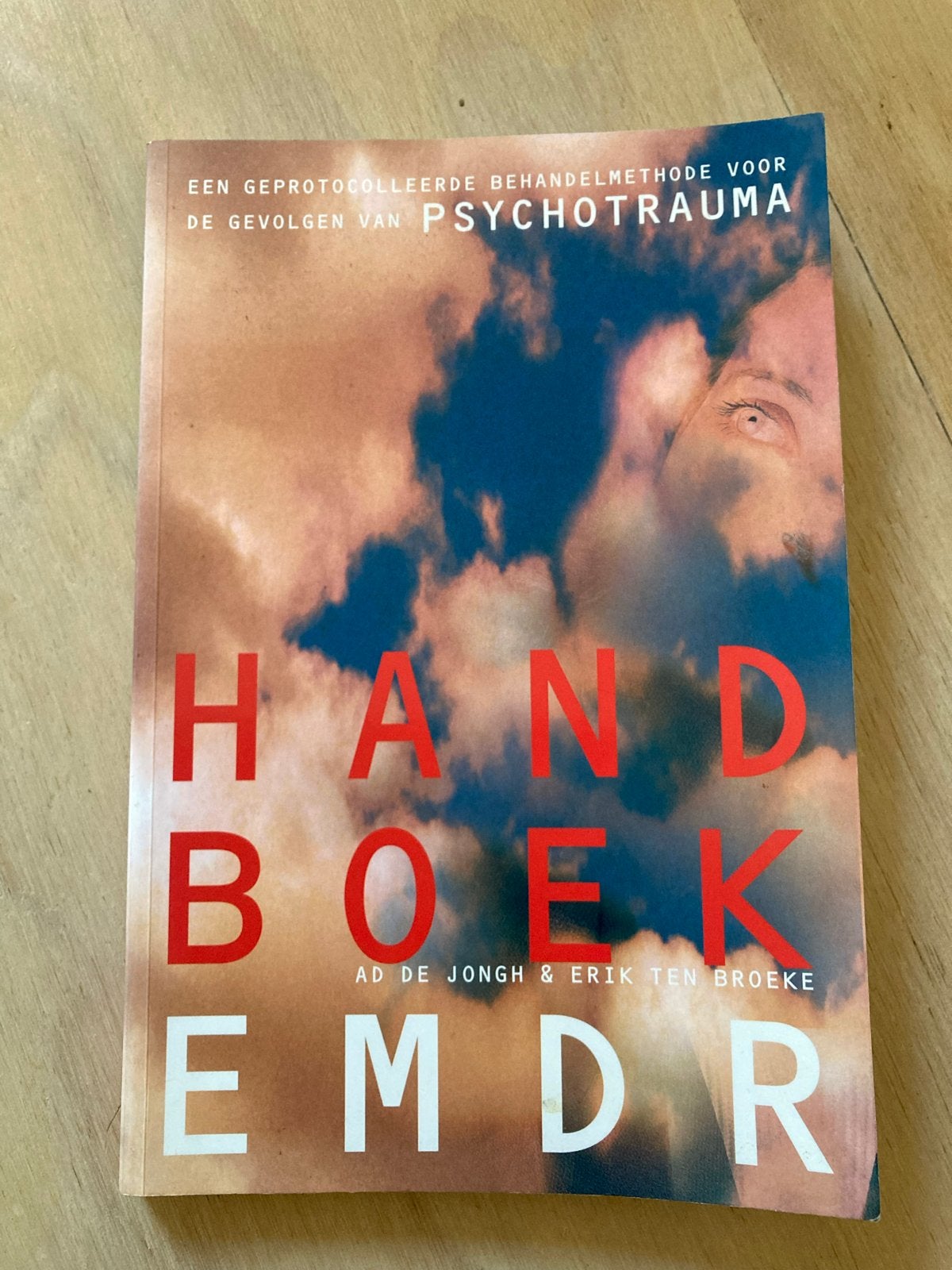 Handboek EMDR: Psychotrauma Behandeling, Ophalen of Verzenden, Zo goed als nieuw