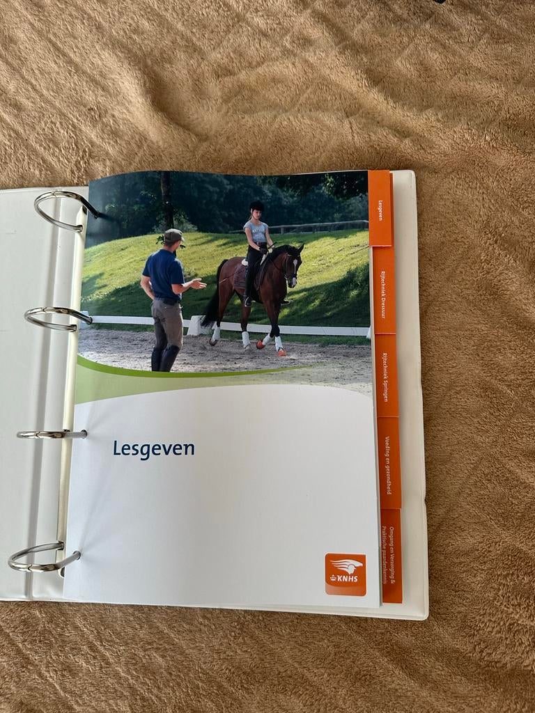 Aspirant Instructeur map paardensport/houderij gloednieuw, Ophalen, Gamma, Zo goed als nieuw, Overige niveaus