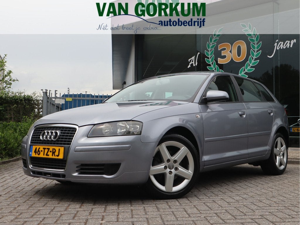 Audi A3 Sportback 1.8 TFSI Attraction Navi /Trekhaak / Camer, Auto's, Audi, Voorwielaandrijving, Stof, Gebruikt, Zwart