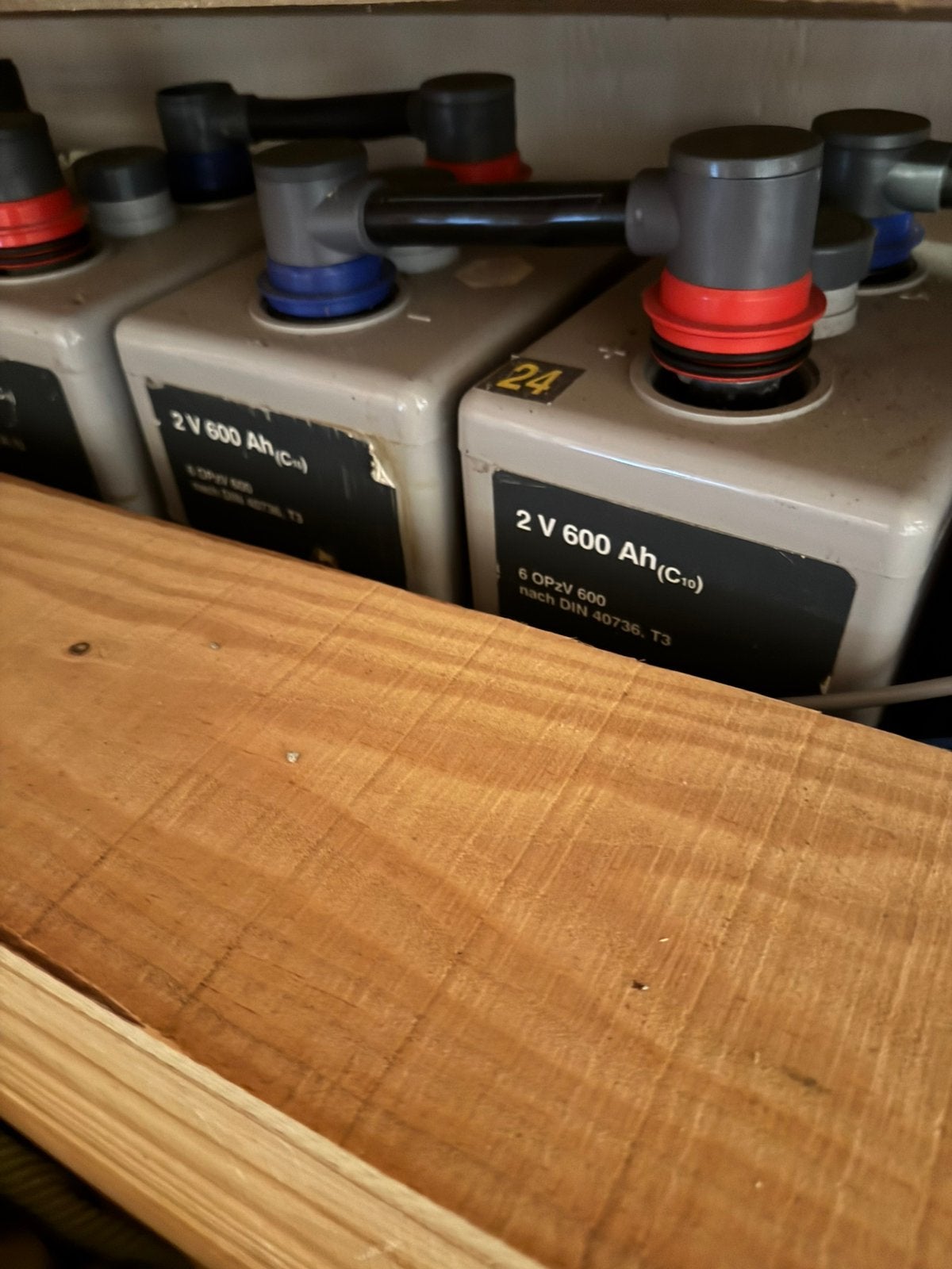 6x OPzV 2V 600Ah Accu uit off-grid installatie (7,2kwh), Ophalen