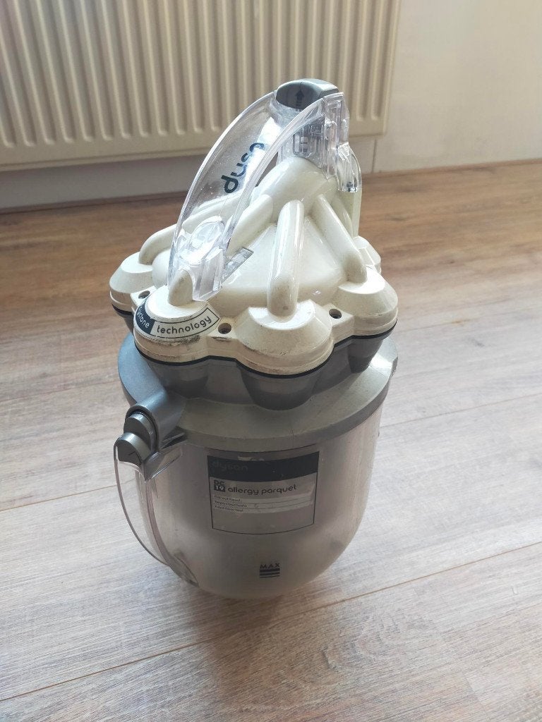Dyson DC 19, stofzuiger :  reservoir -  motor, Ophalen, Gebruikt