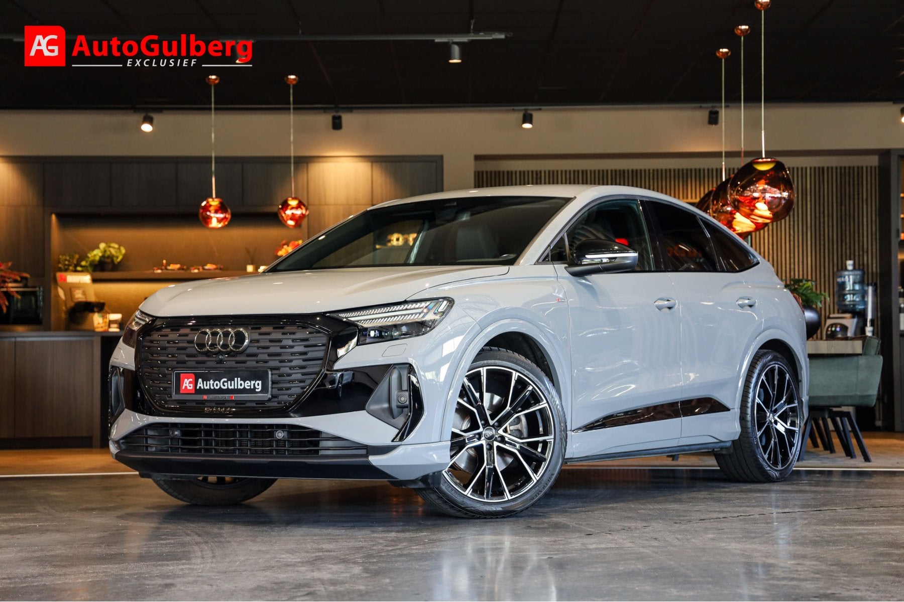 Audi Q4 Sportback e-tron 40 S Black edition 77 kWh Sportstoe, Auto's, Audi, Automaat, Achterwielaandrijving, Gebruikt, Zwart