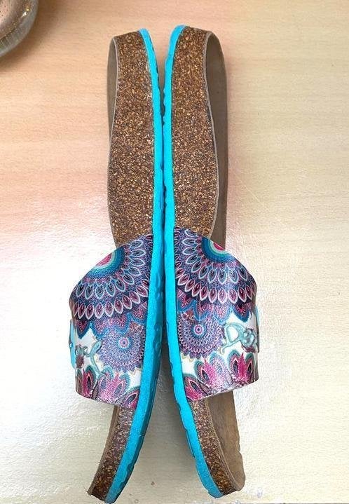 Desigual slippers maat 42 [1], Kleding | Dames, Slippers, Overige kleuren, Ophalen of Verzenden, Zo goed als nieuw