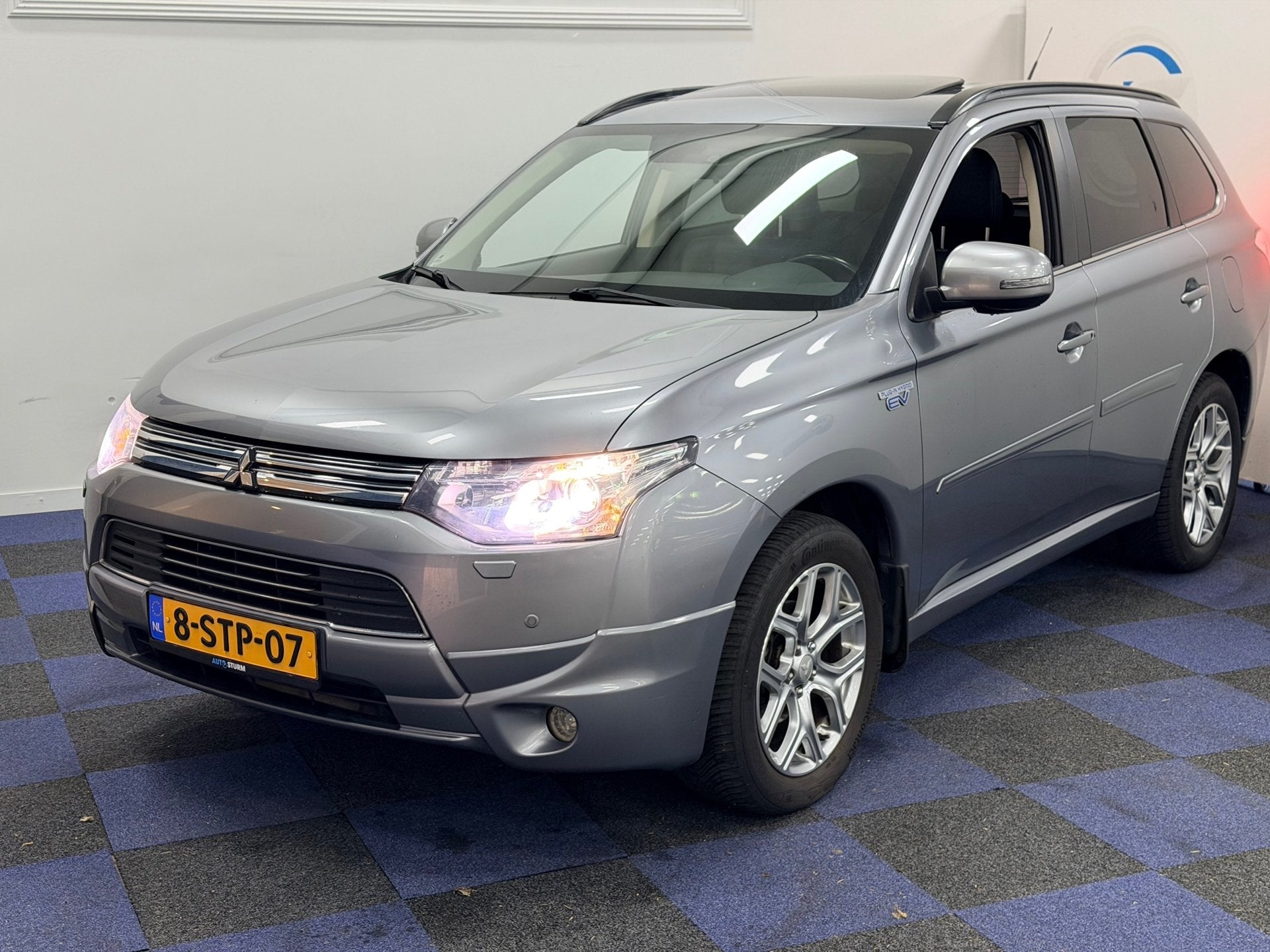 Mitsubishi Outlander 2.0 PHEV Instyle+ / WINTERSET / SCHUIFK, 4 cilinders, Vierwielaandrijving, Hybride Elektrisch/Benzine, SUV of Terreinwagen