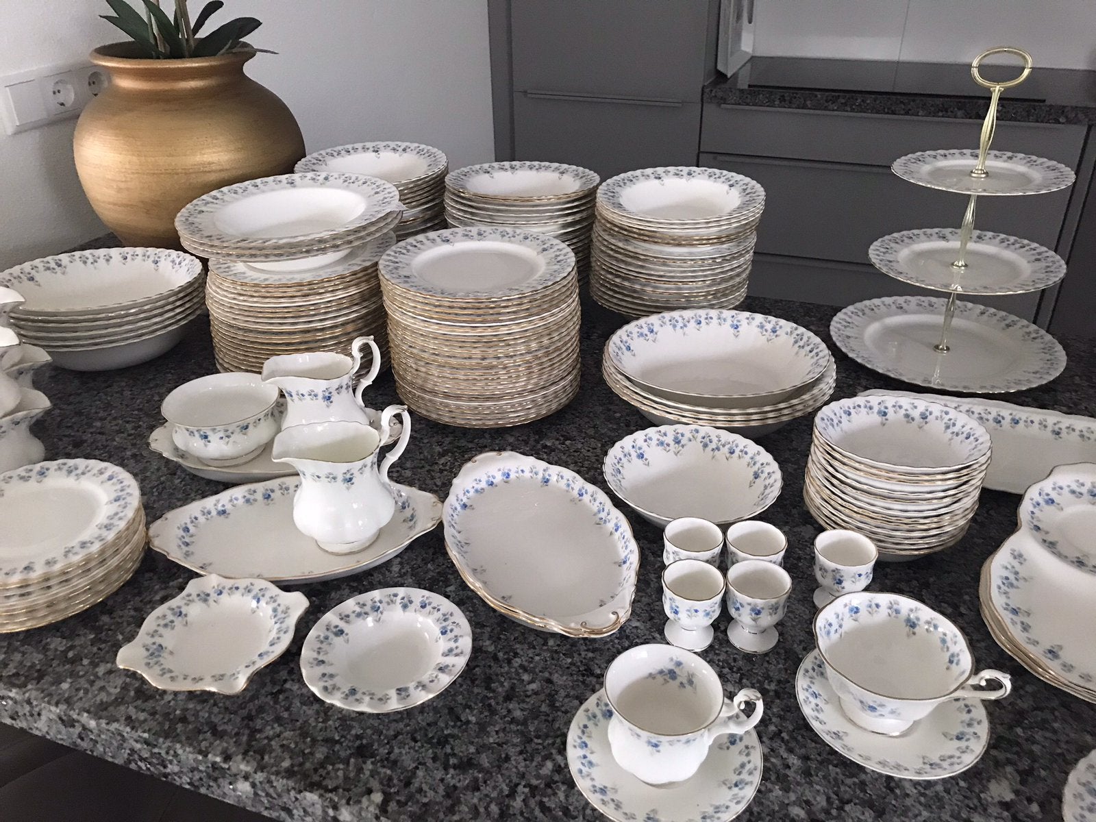 Royal albert  memory lane ,,💙🩵💙🩵, Ophalen, Zo goed als nieuw, Porselein, Kop en/of schotel