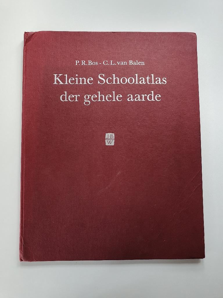 Kleine Schoolatlas der Gehele Aarde - 1964 - Bos & van Balen, Boeken, Atlassen en Landkaarten, Gelezen, Ophalen of Verzenden, 1800 tot 2000