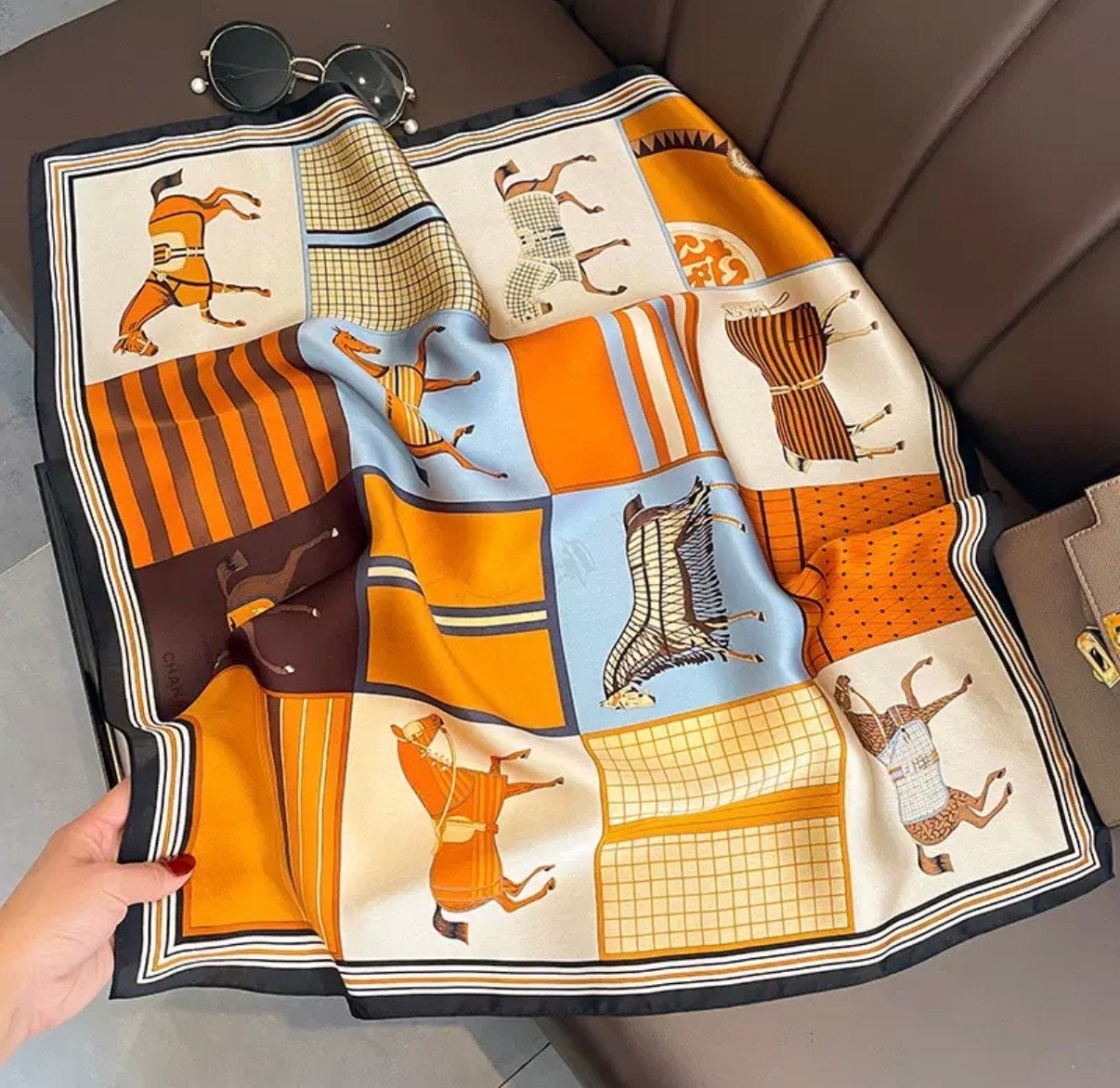 100% Zijden Sjaal Nieuw - 65cm Vierkant, Kleding | Dames, Overige Dameskleding, Verzenden, Nieuw