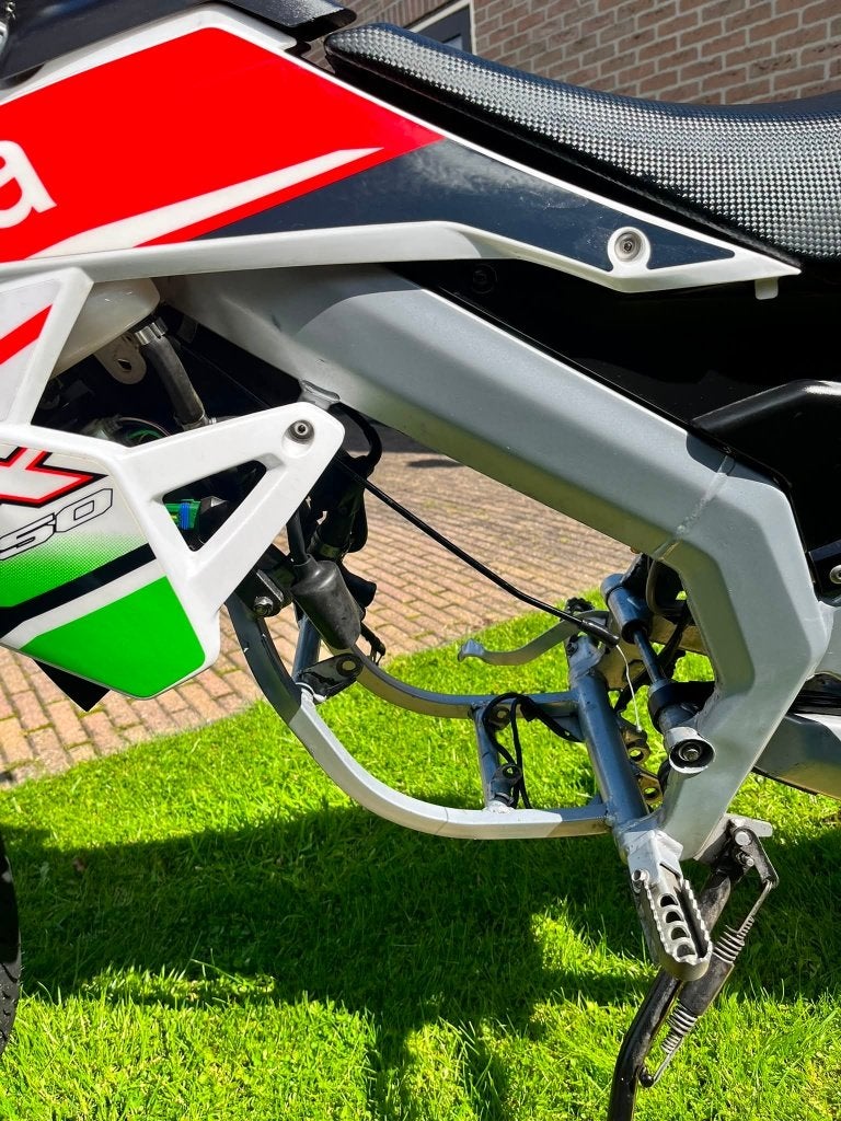 Aprillia SX50 2020 rollend frame, Ophalen, 6 versnellingen, Maximaal 45 km/u, Zo goed als nieuw