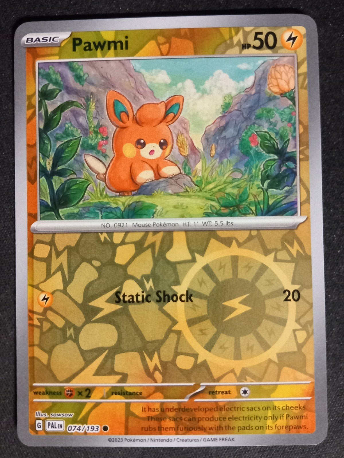 Pokemon Pawmi 074/193 Paldea Evolved Reverse Excellent, Hobby en Vrije tijd, Verzamelkaartspellen | Pokémon, Zo goed als nieuw