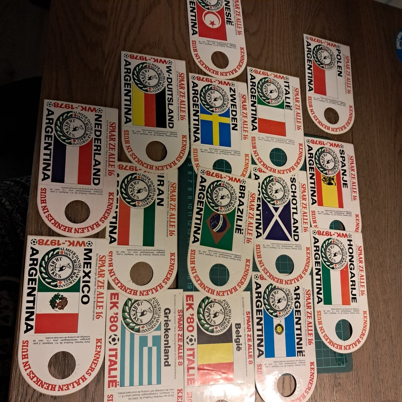 Vintage WK '78 en EK '80 voetbal stickers Henkes Jenever, Ophalen of Verzenden, Gebruikt, Sport