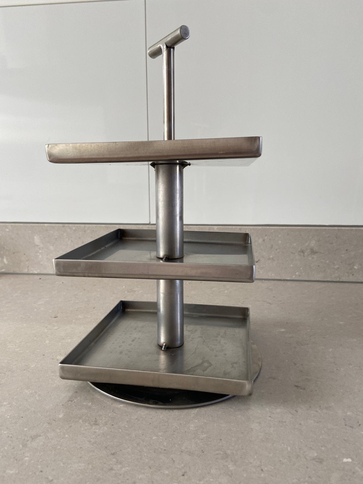 Roestvrij staal carrousel. 18x18x34 cm hoog., Ophalen, Zo goed als nieuw