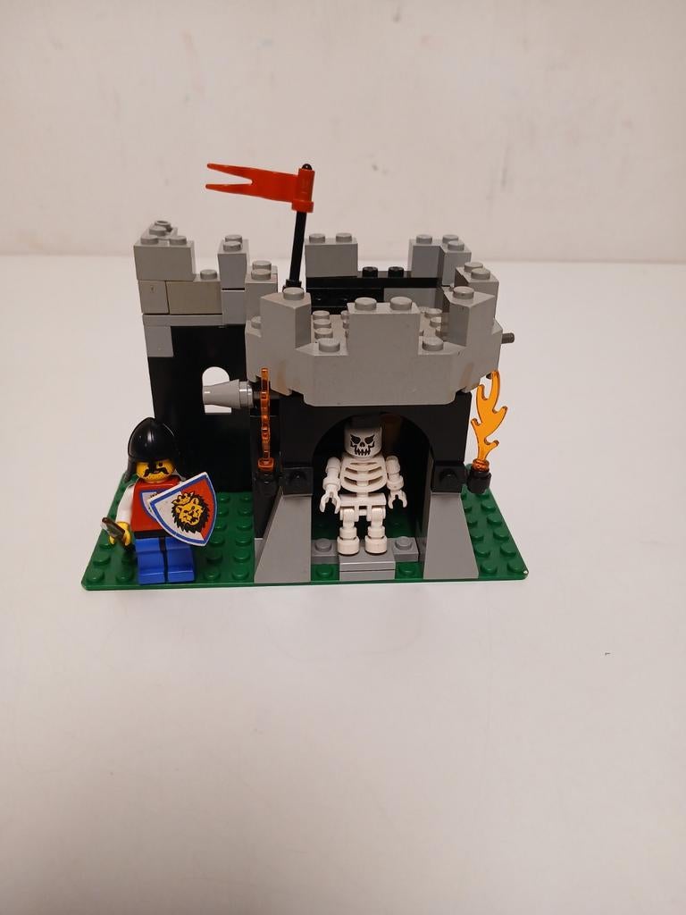 Vintage lego castle 6036 skeleton surprise zonder manual, Ophalen of Verzenden
